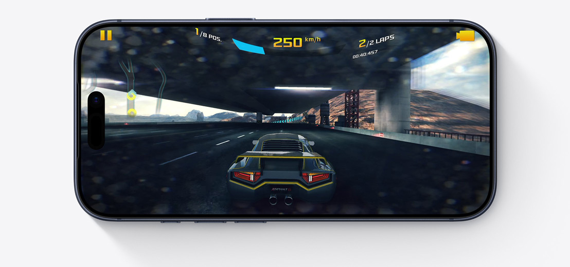 Vorderansicht eines iPhone im Querformat, das Display zeigt ein Videogame mitten im Spiel
