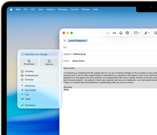Οθόνη MacBook Air που δείχνει τα Εργαλεία Συγγραφής του Apple Intelligence να συντάσσουν ένα email