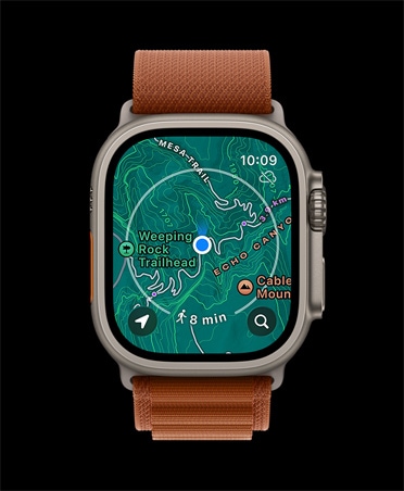 Apple Watch Ultra 3, natúr titántok, offline térkép, soron következő navigációs lépés, szíj, terrakottaszínű Alpesi pánt